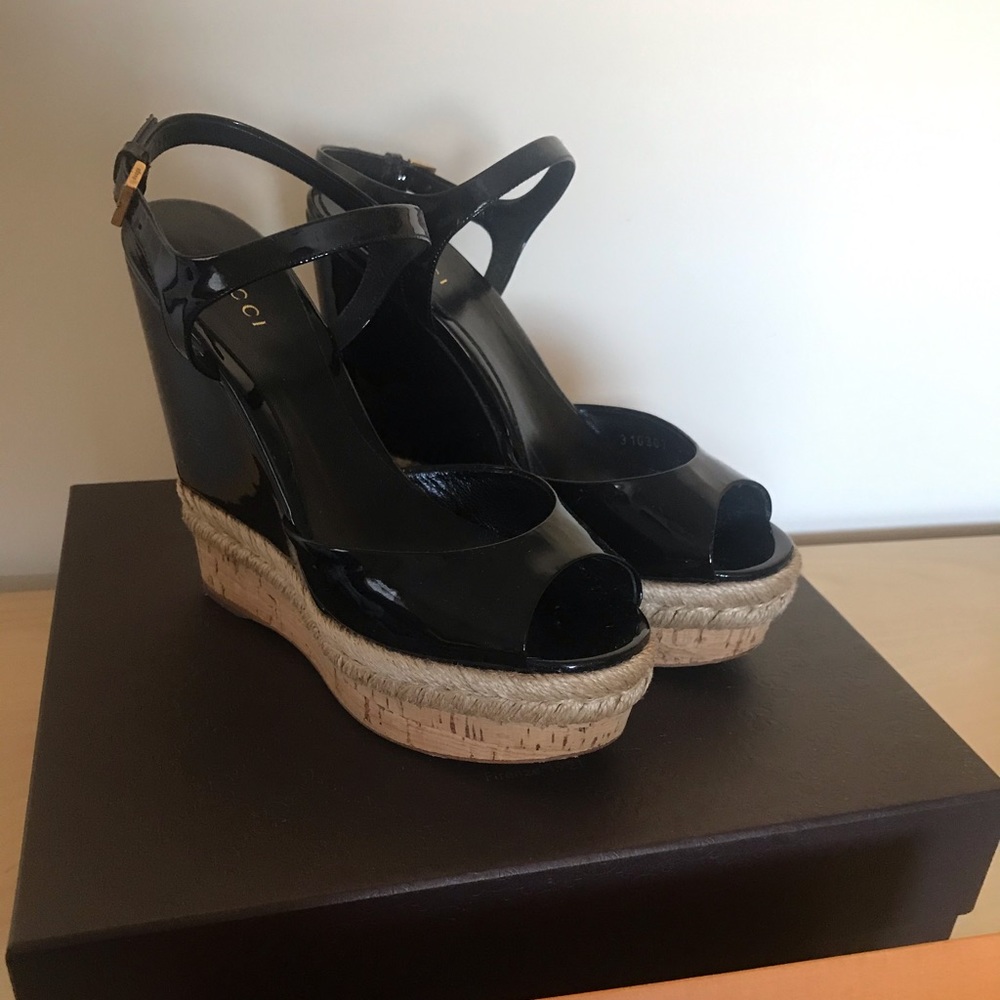 SOLD💯 authentic GUCCI wedges